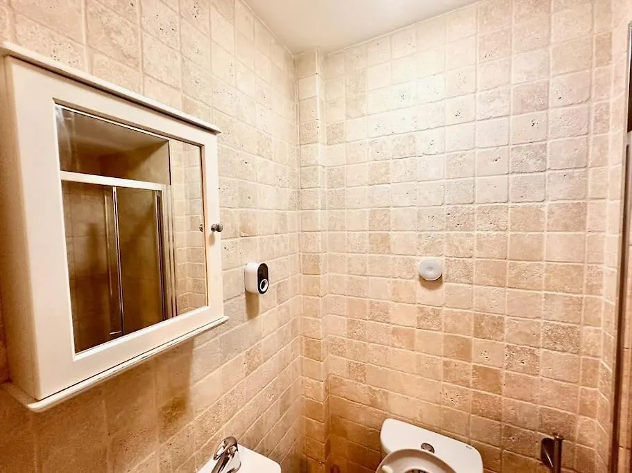 Charming Studio Apartment In Lee London